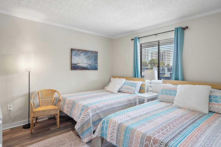 Room 5, Bayscape at the Beach!, Worcester