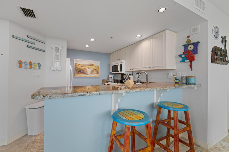Private kitchen 3, Lovers Key #508, Lee