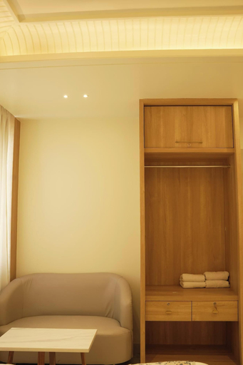 Wardrobe 4, The Landmark Maan Palace Hotel, Jaipur
