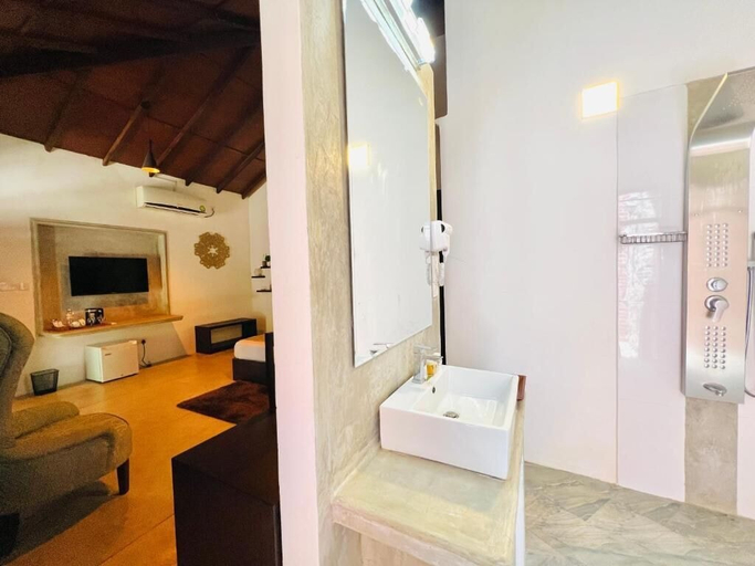 Bathroom 3, Rankendiya Resort, Palugaswewa