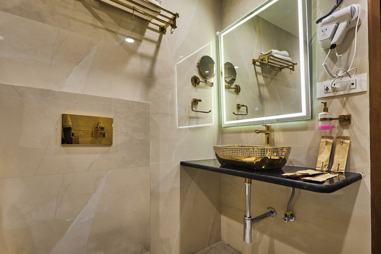Bathroom 4, Treebo Amber International Mumbai Airport T2, Mumbai Suburban