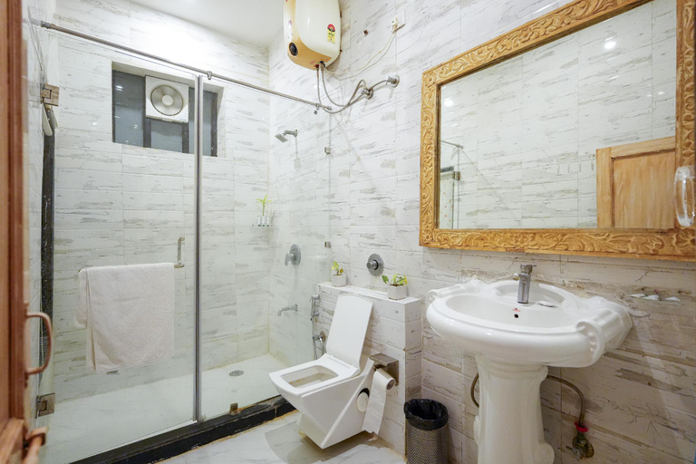 Bathroom 3, Wanderlust A Boutique Homestay, Udaipur