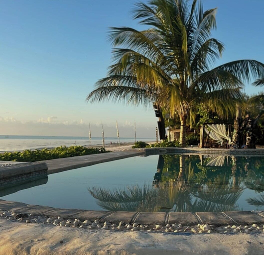 Infinity pool