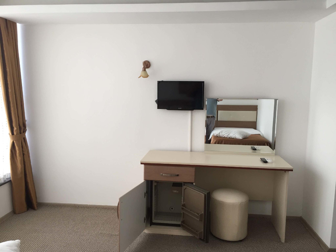 Others, Dortyol Otel, Çarşamba