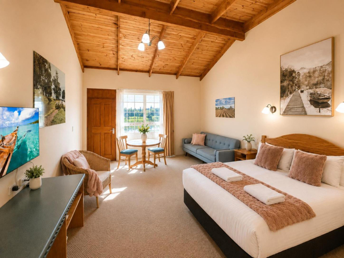 Bedroom 2, Coonawarra Place Motor Inn, Wattle Range - East