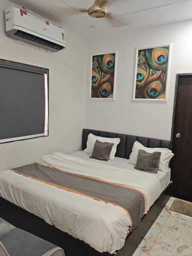 Room 5, Hotel Shree Kesari Nandan, Devbhumi Dwarka
