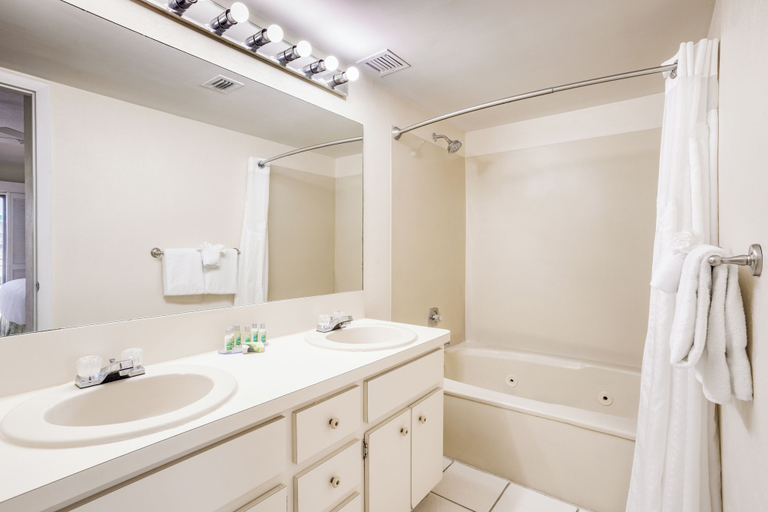Bathroom 4, Marina Del Mar Resort and Marina, Monroe
