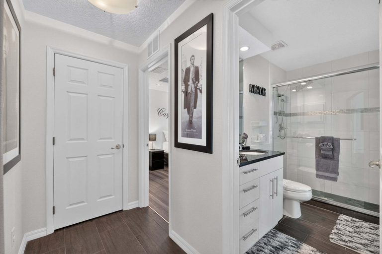 Bathroom 3, Stunning Executive Ruyper 4 Bedroom Home by RedAwning, Citrus