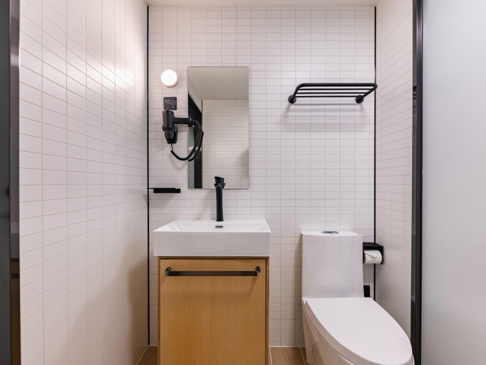 Bathroom, Hi Inn Datong Aegean Sea Shopping Park, Datong