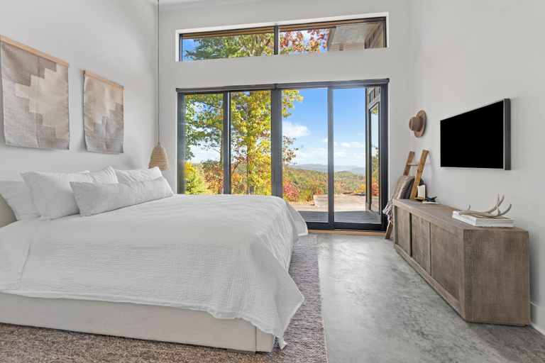 Interior 5, Ridge, Watauga
