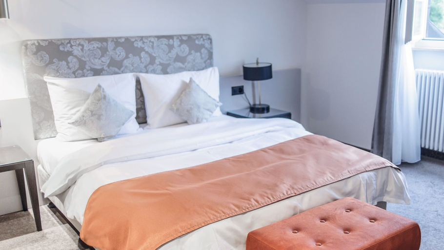 Bedroom 2, Hotel Bad Schauenburg, Liestal
