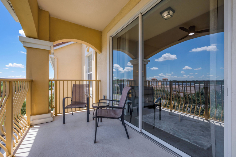 Balcony 2, Vc14-407 - 2BR Epic Condo Near Disney, Orange