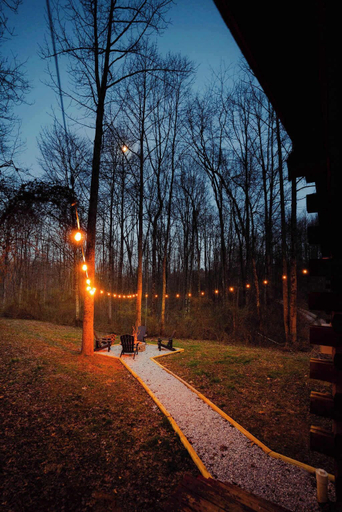 Property grounds 4, Secluded Cozy Log Cabin Villa, Vinton