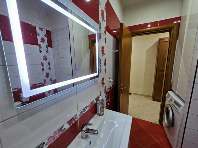 Bathroom 2, Holiday Apartment Central & Sea View, Vlorës