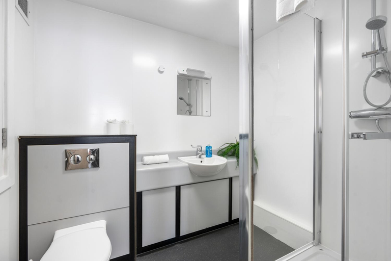 Bathroom 3, Kings Residence Apartments, Brighton and Hove