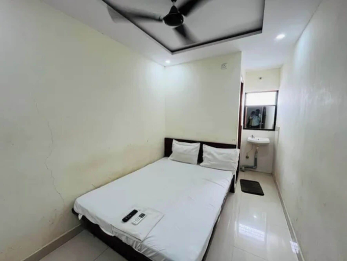 Room 2, Fabhotel Nutan Lodging, Pune