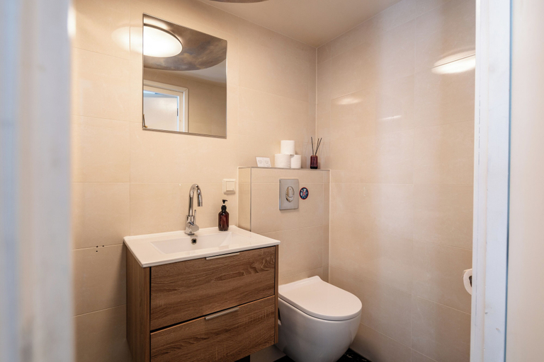 Bathroom 3, Hotel Prinsenhof Amsterdam, Amsterdam