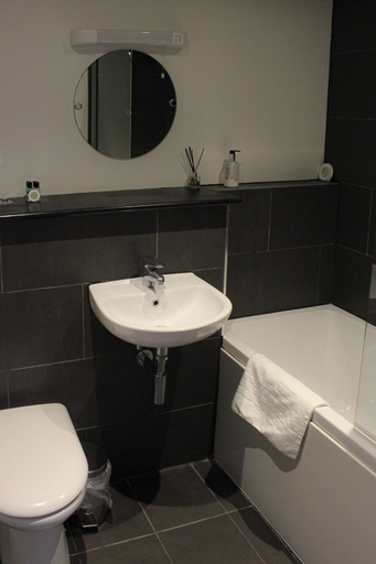 Bathroom 4, The Selsey Arms, West Sussex