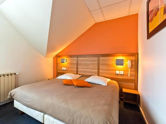 Bedroom 3, Logis Hotel Restaurant Bellevue Annecy, Haute-Savoie