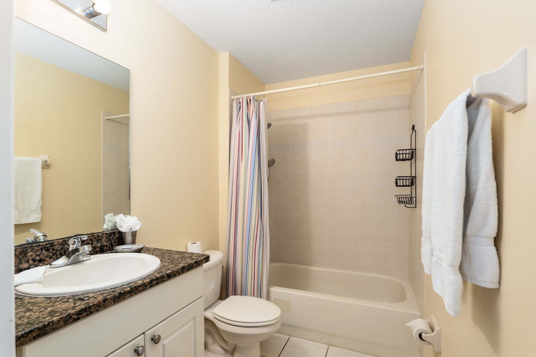 Bathroom 3, Minium At Lakeside Golf & Cc - Unit 104 3 Bedroom Apts by RedAwning, Citrus