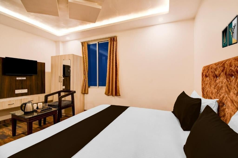 Room 5, Townhouse Civil Lines Prayagraj, Kaushambi