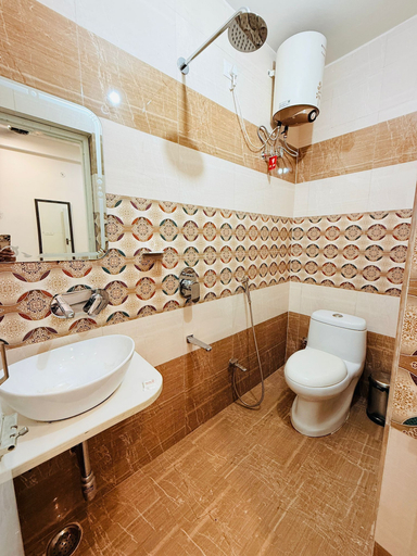 Bathroom, RUDRA GANGA HOTEL, Varanasi