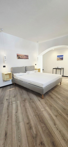 Room 3, Borgo Double V, Napoli