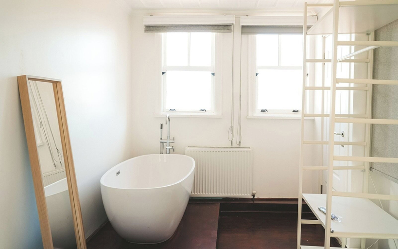 Deep soaking bathtub, Hİll House, Fatih