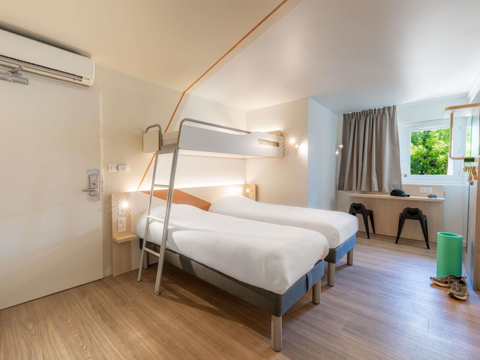 Bedroom 3, ibis budget Chambéry Centre Ville, Savoie