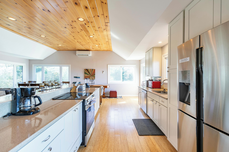 Interior 5, Alpenglow, Watauga