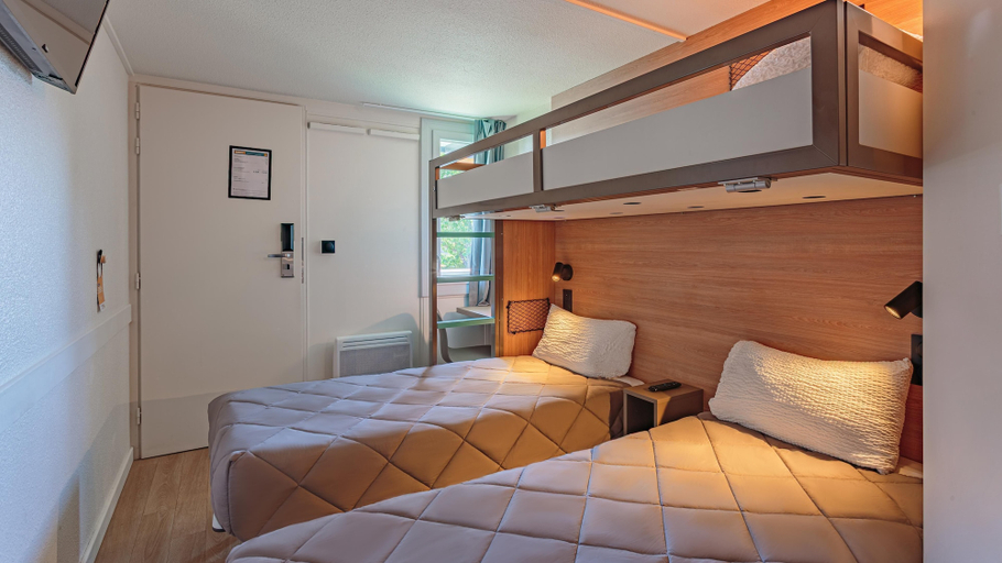 Bedroom 3, Premiere Classe Bayonne, Pyrénées-Atlantiques