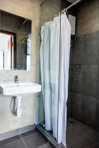 Bathroom, Onederz Kampot, Kampot