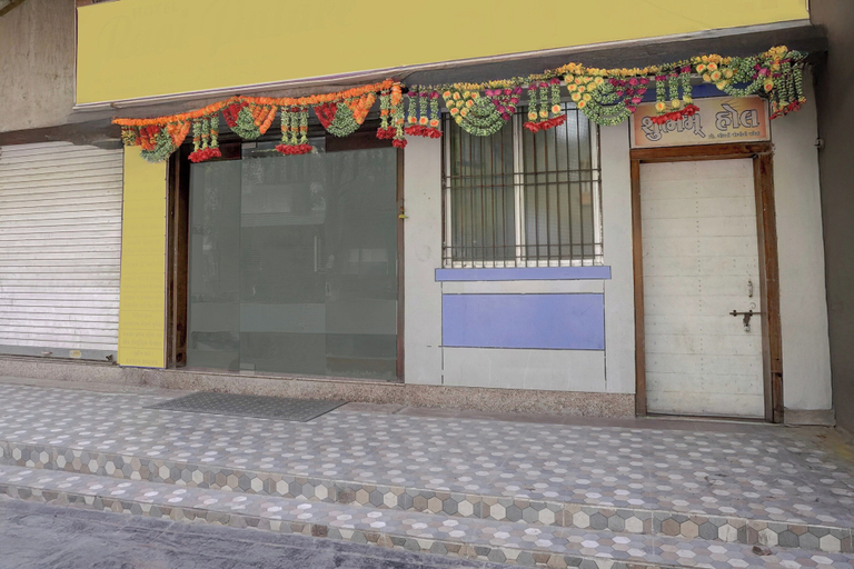 Exterior detail 5, MG Road Crossway Formerly Ravi Palace, Rajkot