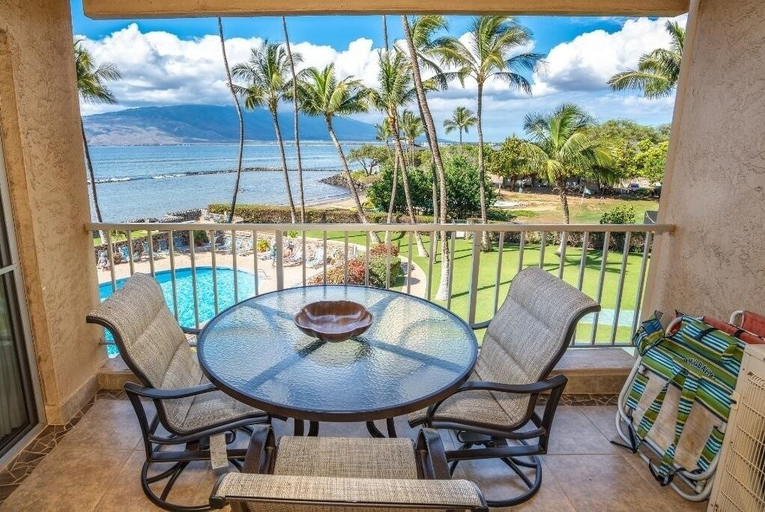 Outdoor dining 3, Menehune Shores, #308 2 Bedroom Condo, Maui