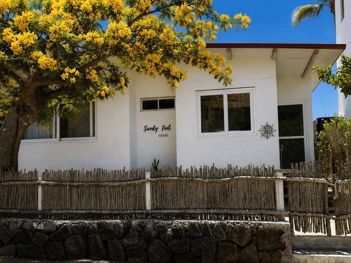Exterior & Views, Sandy Feet House, Isabela