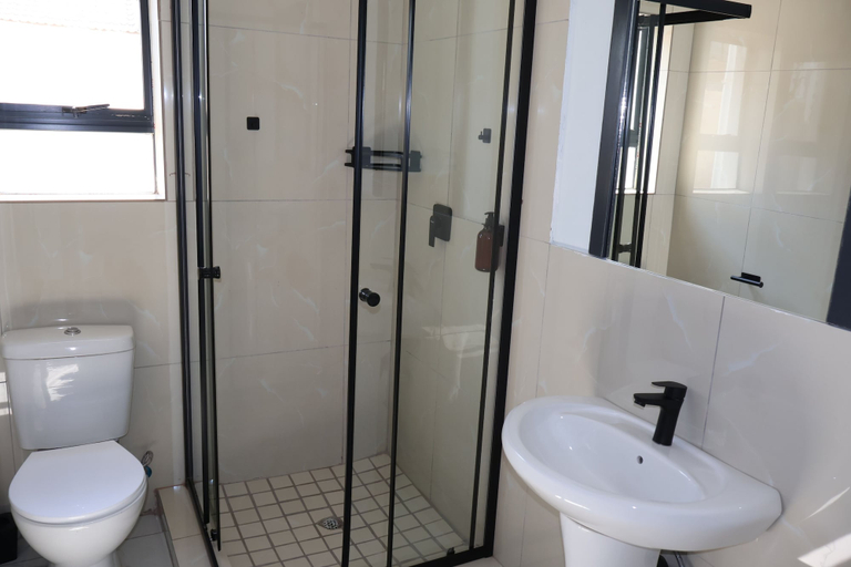 Bathroom 2, The Ulysses Motel, Capricorn