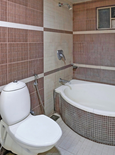 Bathroom 5, Limda Chowk Formerly Hotel Harmony, Rajkot