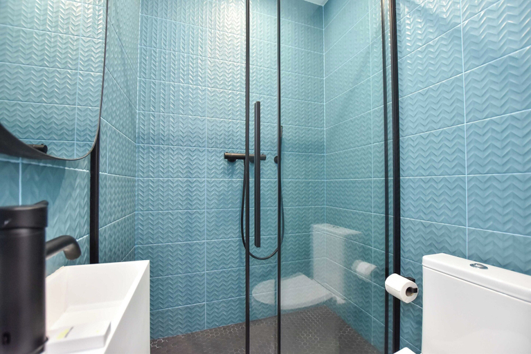 Bathroom 5, Room 10a - Eiffel Tower, Paris