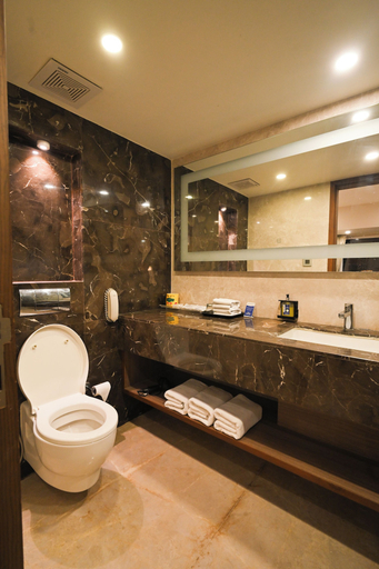 Bathroom 5, Rivera Sarovar Portico Ahmedabad, Ahmadabad