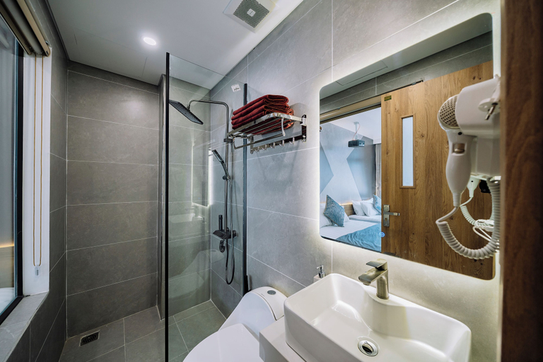 Bathroom 3, Minn Cat Ba, Cát Hải