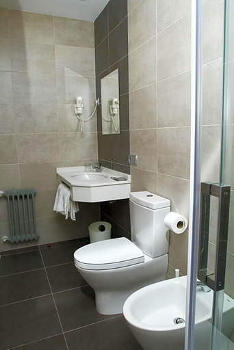 Bathroom 4, Hotel Marola, Pontevedra