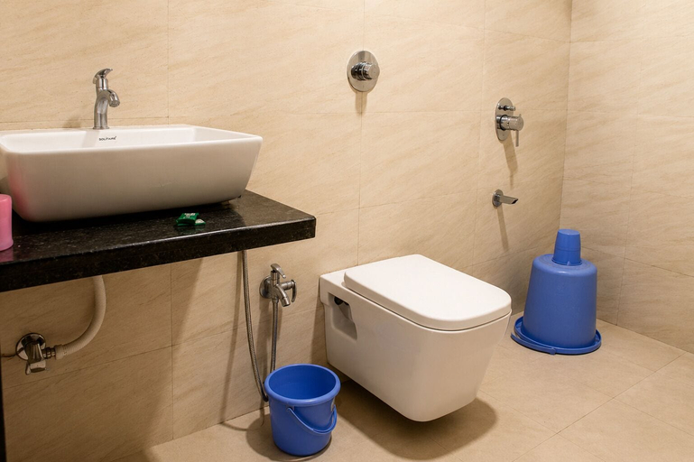 Bathroom, Hotel green crystal, Satara