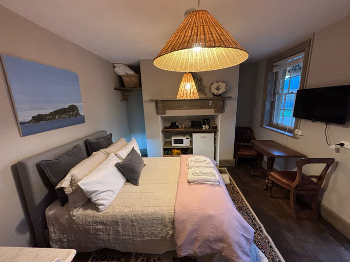 Bedroom 2, Robinson Cottage, Southern Midlands