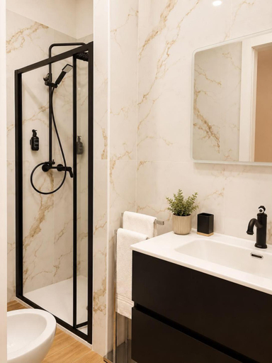 Bathroom 3, Salentina White House, Lecce