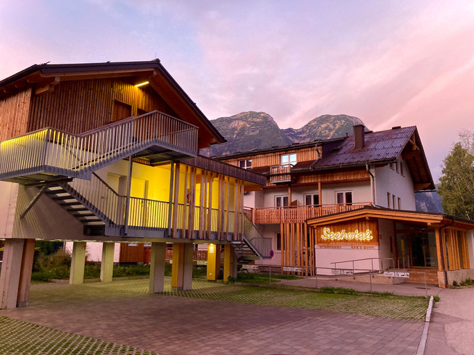 Exterior & Views 3, Seehotel am Hallstattersee modern rooms with AC, Gmunden