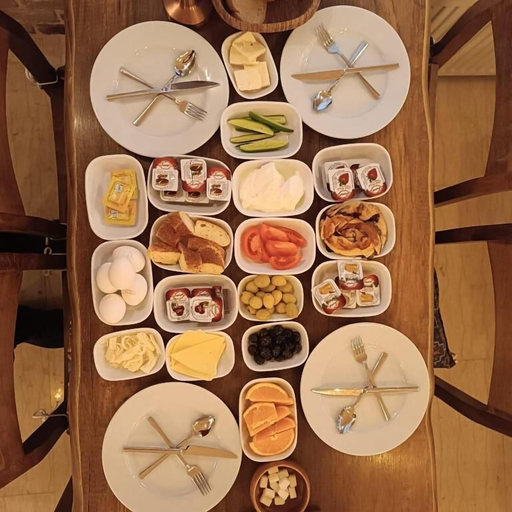 Breakfast meal, walkabout apart, Fatih