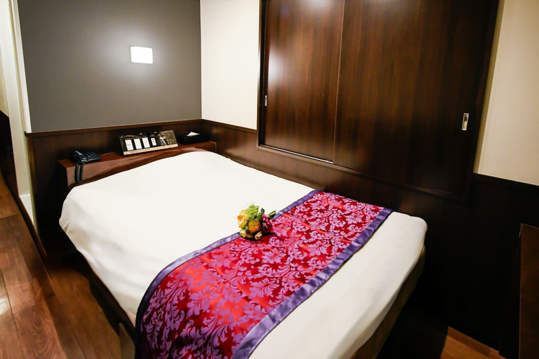Bedroom 4, Ikebukuro Central Hotel, Toshima
