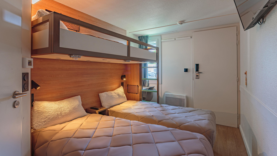 Bedroom 4, Premiere Classe Bayonne, Pyrénées-Atlantiques