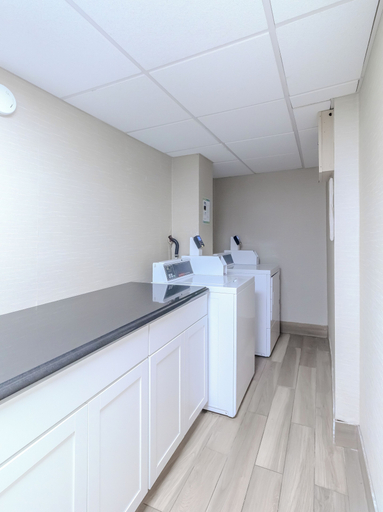Laundry room, Quality Inn & Suites, Williamsburg