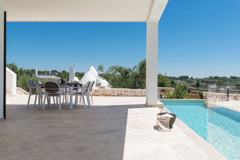 Others 2, Charming Villa with Pool by Wonderful Italy, Brindisi